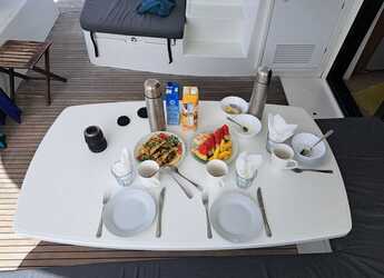 Rent a catamaran in Port of Mahe - Lagoon 42