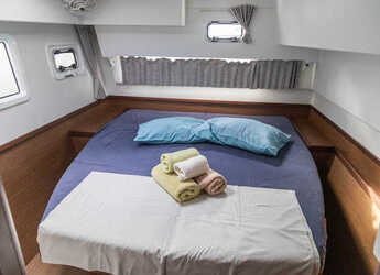 Rent a catamaran in Port of Mahe - Lagoon 42-2