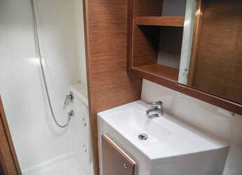 Rent a catamaran in Port of Mahe - Lagoon 42-2