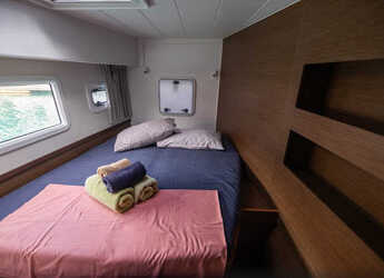 Rent a catamaran in Port of Mahe - Lagoon 42-2