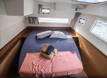 Rent a catamaran in Port of Mahe - Lagoon 42-2