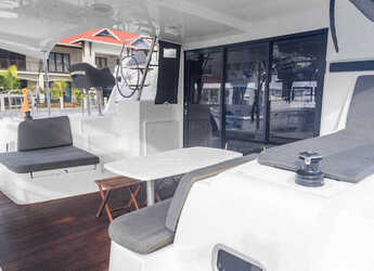 Rent a catamaran in Port of Mahe - Lagoon 42-2