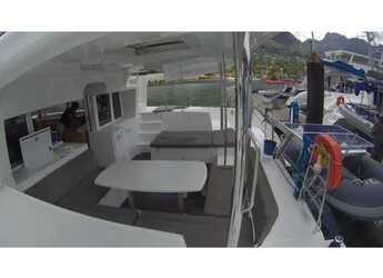 Rent a catamaran in Port of Mahe - Lagoon 450F