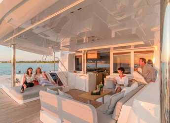 Rent a catamaran in Port of Mahe - Lagoon 52