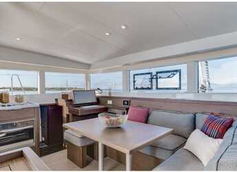 Rent a catamaran in Port of Mahe - Lagoon 40