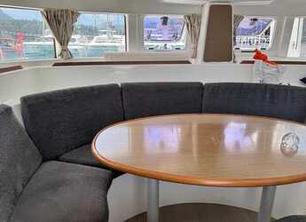 Rent a catamaran in Port of Mahe - Lagoon 380