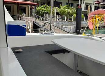 Rent a catamaran in Port of Mahe - Lagoon 380