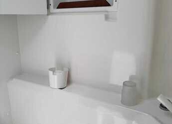 Rent a catamaran in Port of Mahe - Lagoon 380