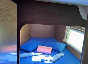 Rent a catamaran in Port of Mahe - Lagoon 380