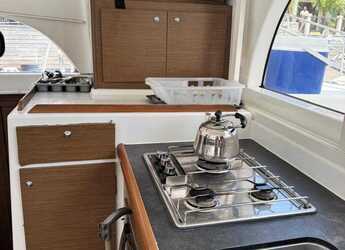 Rent a catamaran in Port of Mahe - Lagoon 380