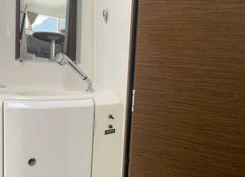 Rent a catamaran in Port of Mahe - Lagoon 380