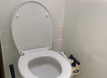 Rent a catamaran in Port of Mahe - Lagoon 380