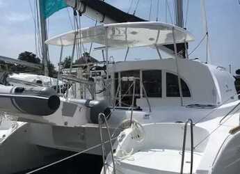 Rent a catamaran in Port of Mahe - Lagoon 380