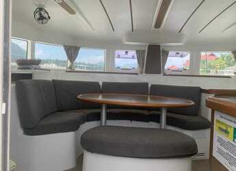 Rent a catamaran in Port of Mahe - Lagoon 380