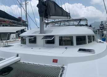 Rent a catamaran in Port of Mahe - Lagoon 380