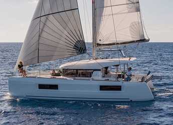 Rent a catamaran in Lavrion Marina - Lagoon 40 - 4 + 2 cab 