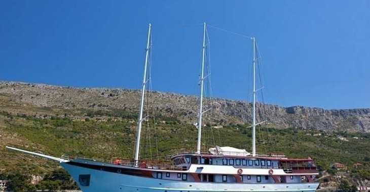 Rent a motorboat in Trogir ACI Marina - Motorsailer Amorena