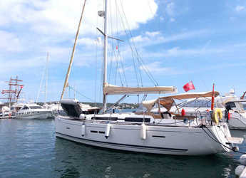 Rent a sailboat in Port Mahon - Dufour 405 GL