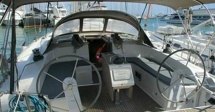 Rent a sailboat in Muelle de la lonja - Bavaria Cruiser 46 - 4 cab.