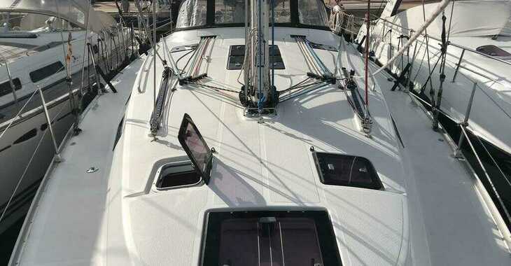Rent a sailboat in Muelle de la lonja - Bavaria Cruiser 40 S