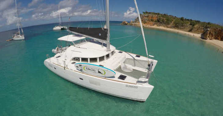Rent a catamaran in Captain Oliver's Marina - Lagoon 38