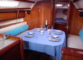 Rent a sailboat in Marina Skiathos  - Bavaria 36