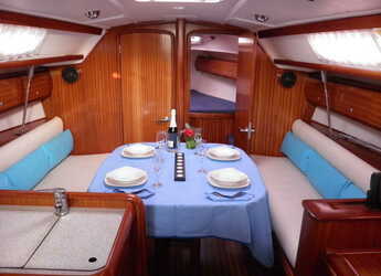 Rent a sailboat in Marina Skiathos  - Bavaria 36