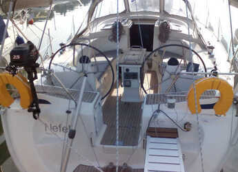 Rent a sailboat in Marina Skiathos  - Bavaria 42 Cruiser