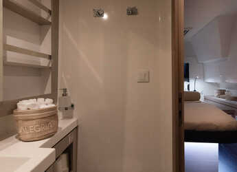 Chartern Sie katamaran in Adhamas - Fountaine Pajot - Saona 47 