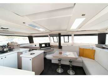 Chartern Sie katamaran in Adhamas - Fountaine Pajot - Saona 47 