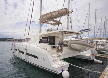Rent a catamaran in Porto Olbia - Bali 4.5 - 4 + 2 cab.