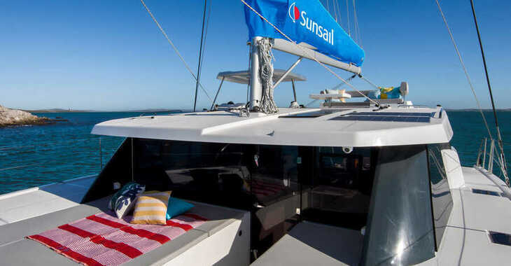 Rent a catamaran in Port Louis Marina - Sunsail 424/4/4 (Premium)