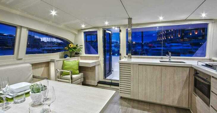 Rent a catamaran in Nelson Dockyard - Moorings 4000/3 (Club)