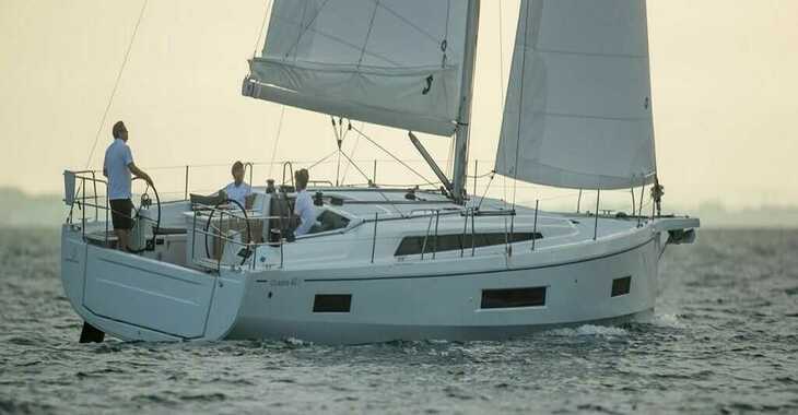 Rent a sailboat in Anse Marcel Marina (Lonvilliers) - Oceanis 40.1 - 3 cab.