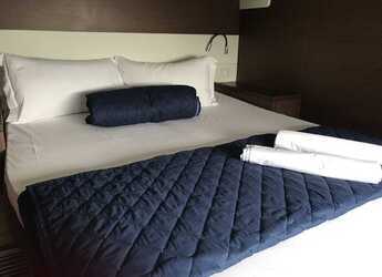 Noleggiare catamaran in Nelson Dockyard - Lagoon 52F - 6 cab