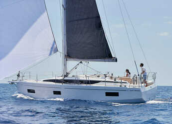 Rent a sailboat in ACI Marina Vodice - Bavaria C38