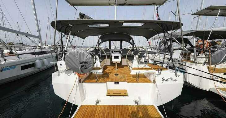 Rent a sailboat in Marina Kornati - Bavaria C42