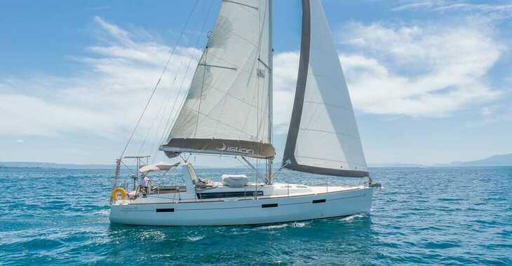 Rent a sailboat in Rhodes Marina - Oceanis 45
