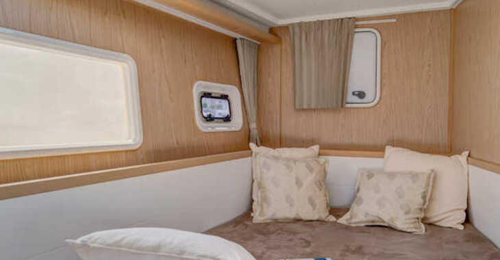 Rent a catamaran in SCT Marina Trogir - Lagoon 400 S2 - 4 + 2 cab.