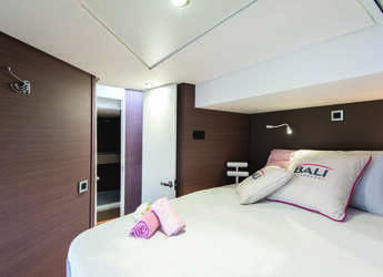 Rent a catamaran in Marina Ibiza - Bali 4.8 