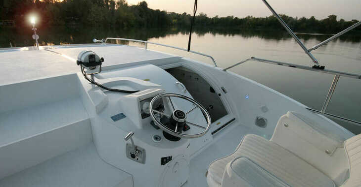 Rent a motorboat in Casale sul Sile - Minuetto8+