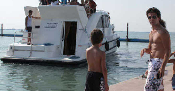 Rent a motorboat in Precenicco - Minuetto6+