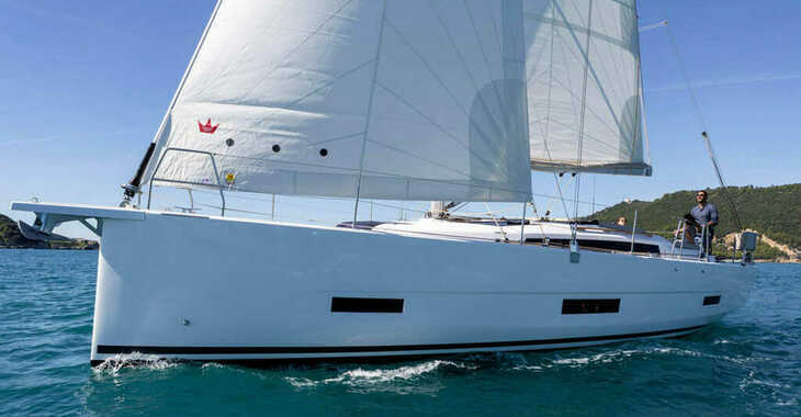 Rent a sailboat in Lefkas Marina - Dufour 390 GL