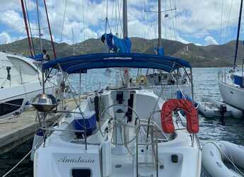 Rent a sailboat in Fort Burt Marina - Beneteau Oceanis 32