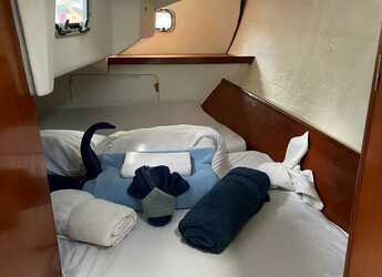 Rent a sailboat in Fort Burt Marina - Beneteau Oceanis 32