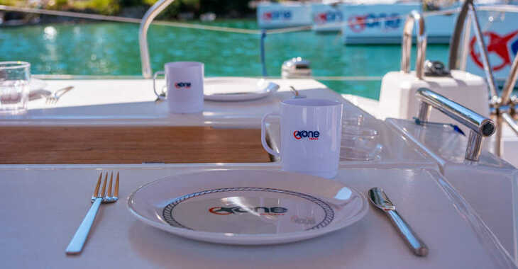 Chartern Sie segelboot in Yes marina - Oceanis 38.1