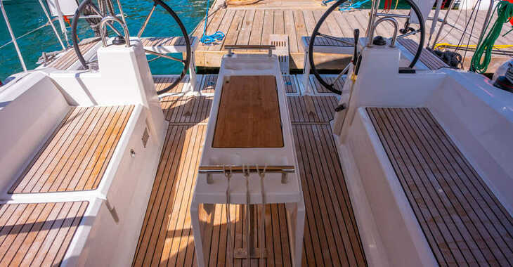 Rent a sailboat in Yes marina - Oceanis 38.1