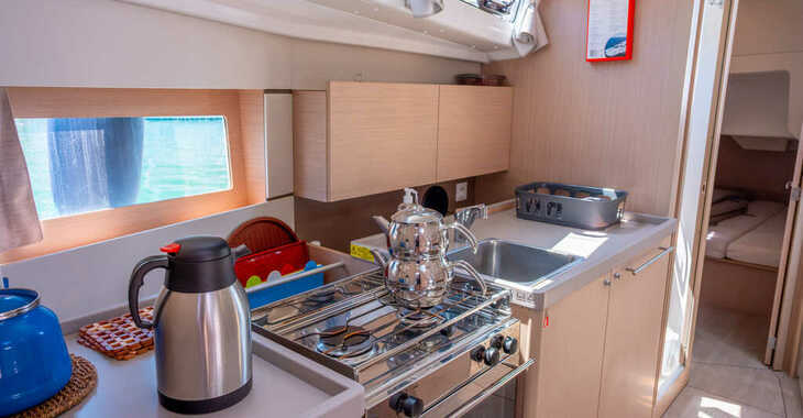 Rent a sailboat in Yes marina - Oceanis 38.1