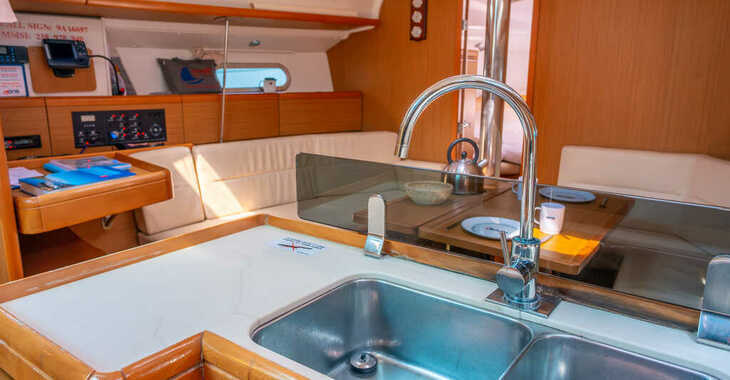 Chartern Sie segelboot in Yes marina - Sun Odyssey 42 i