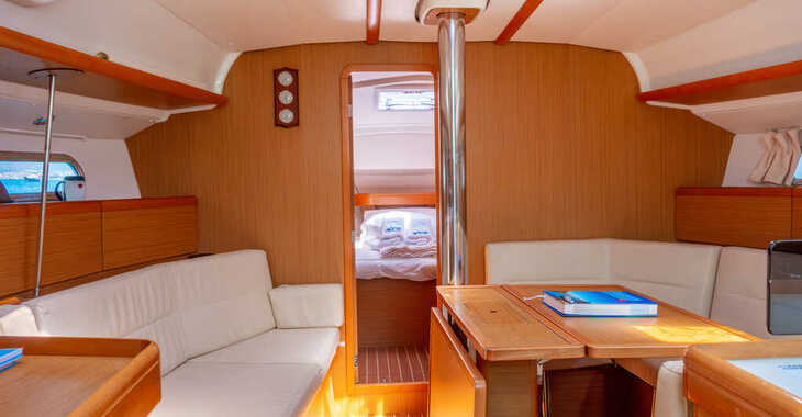Rent a sailboat in Yes marina - Sun Odyssey 42 i